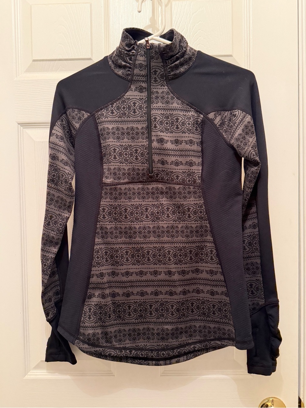 CALIA by Carrie Underwood Black and Gray Patterned Quarter-Zip Pullover